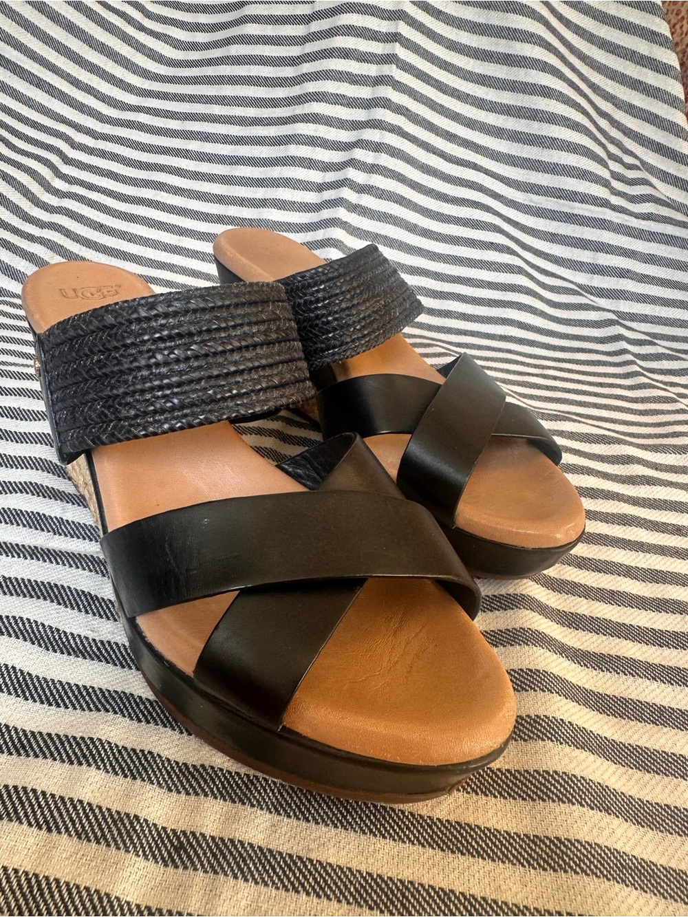 Black Wide-Strap Slide Sandals with Woven Accent